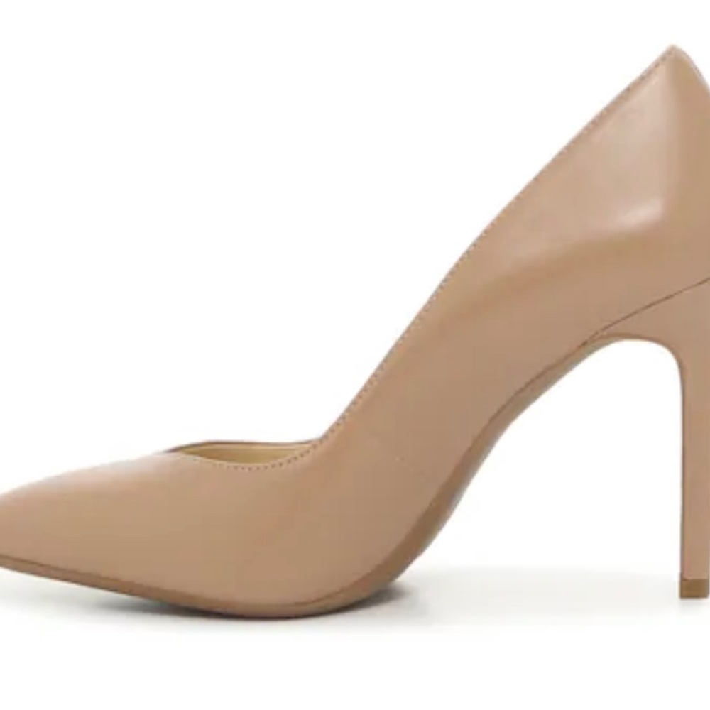 Jessica Simpson Haneh Pump